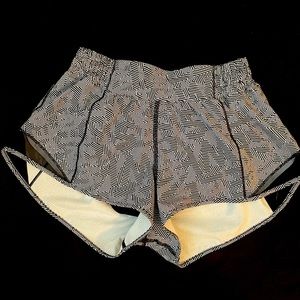 Lululemon SeaWheeze Hotty Hot Shorts